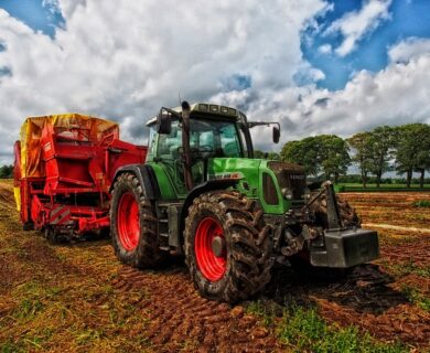 Części zamienne do maszyn rolniczych – jak dobrać odpowiednie