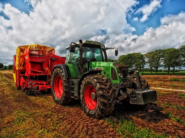 Części zamienne do maszyn rolniczych – jak dobrać odpowiednie