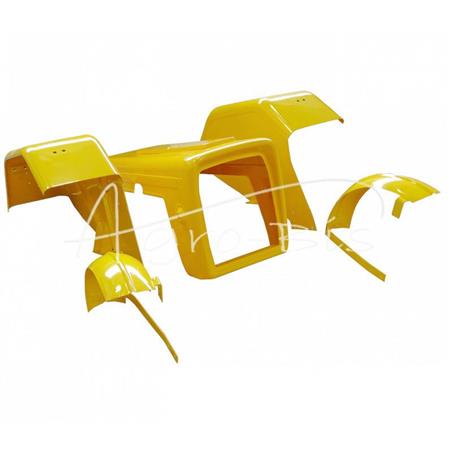 Komplet blacharki lakierowanej C-330 żółty duży - błotnik tylny 2x, błotnik przedni 2x, maska - w pudełku paletowym RAL1003-1004