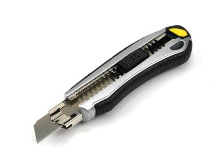 Nożyk łamany 18mm w aluminiowej obudowie z 6 ostrzami zapasowymi Waryński-64552
