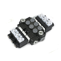 Rozdzielacz hydrauliczny 3-sekcyjny sterowany elektrycznie 12V 40L VOIMA-347904195