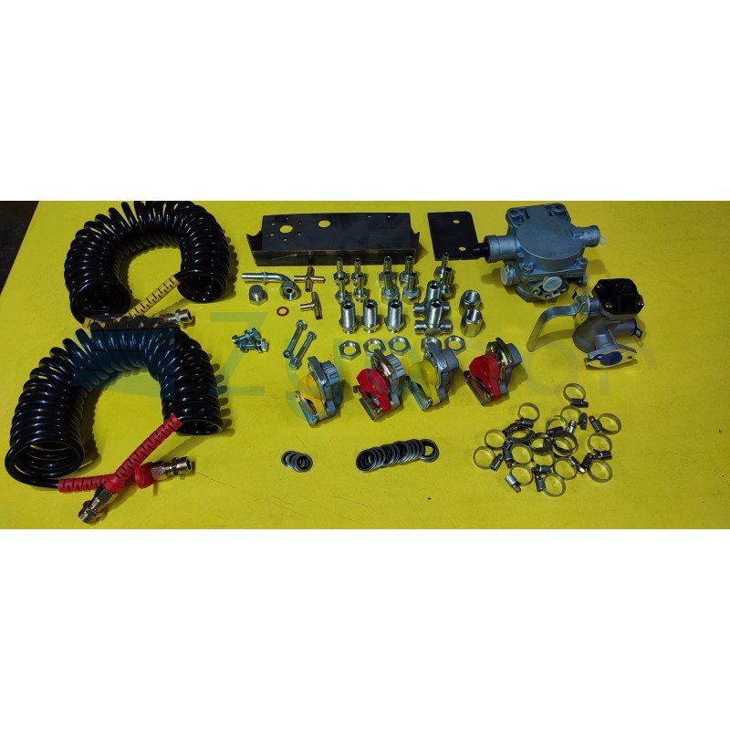 Hydraulic braking installation for a two-axle Tandem trailer.